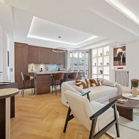 Luxueux, Spacieux Dans Le Quartier Du Port *