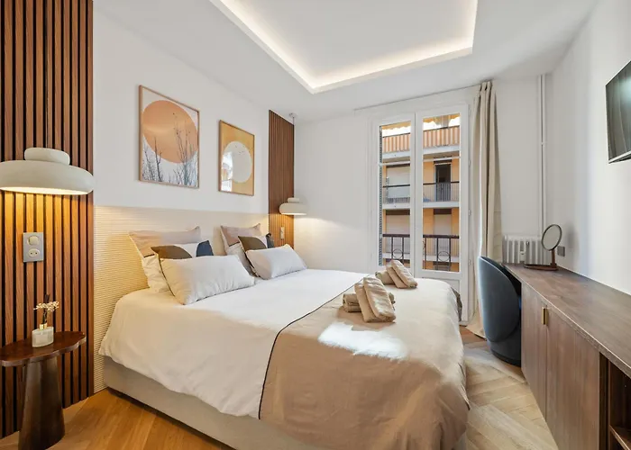 Luxueux, Spacieux Dans Le Quartier Du Port شقة نيس