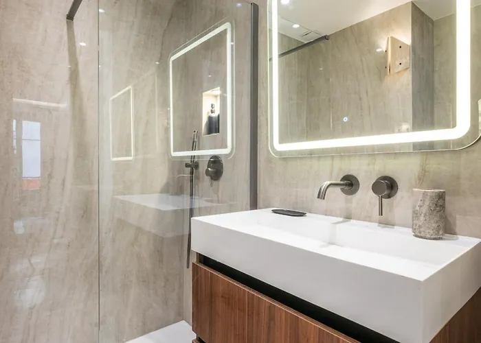Luxueux, Spacieux Dans Le Quartier Du Port شقة نيس