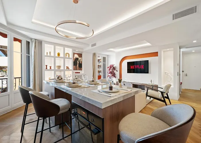 Luxueux, Spacieux Dans Le Quartier Du Port * نيس