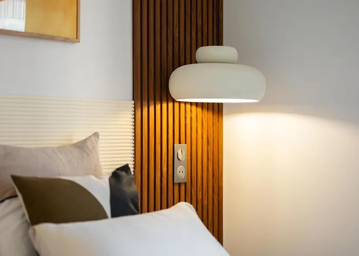 Luxueux, Spacieux Dans Le Quartier Du Port *